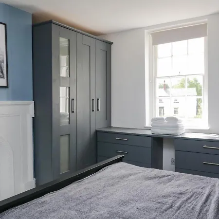 Tatil Evi The Hollies